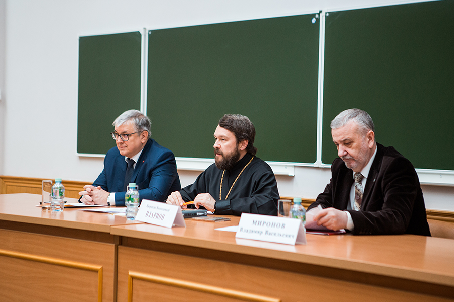 Иллюстрация к новости: Ярослав Кузьминов: «Теология была положена в основу создания университетов»
