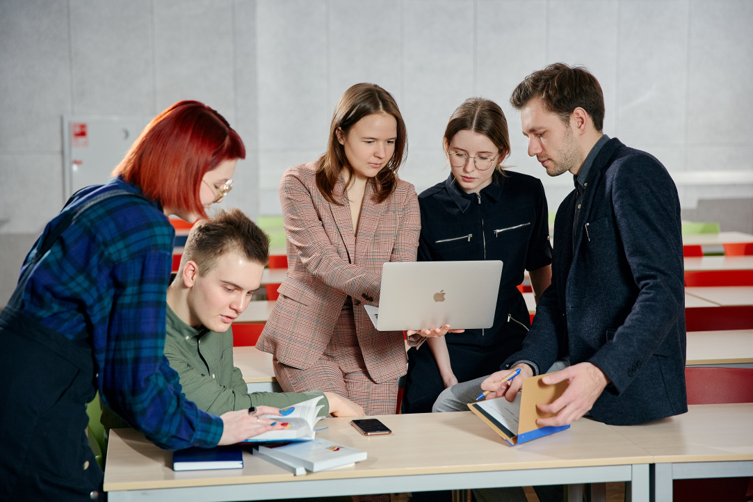 Иллюстрация к новости: 6 причин поступить на программу «Коммуникации в государственных структурах и НКО»