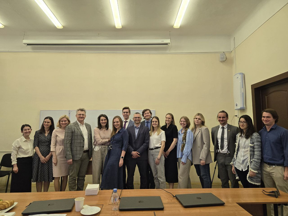 Illustration for news: The Higher School of Economics has successfully completed the the Final State Examination of the master's program “International Trade Law and Dispute Resolution”